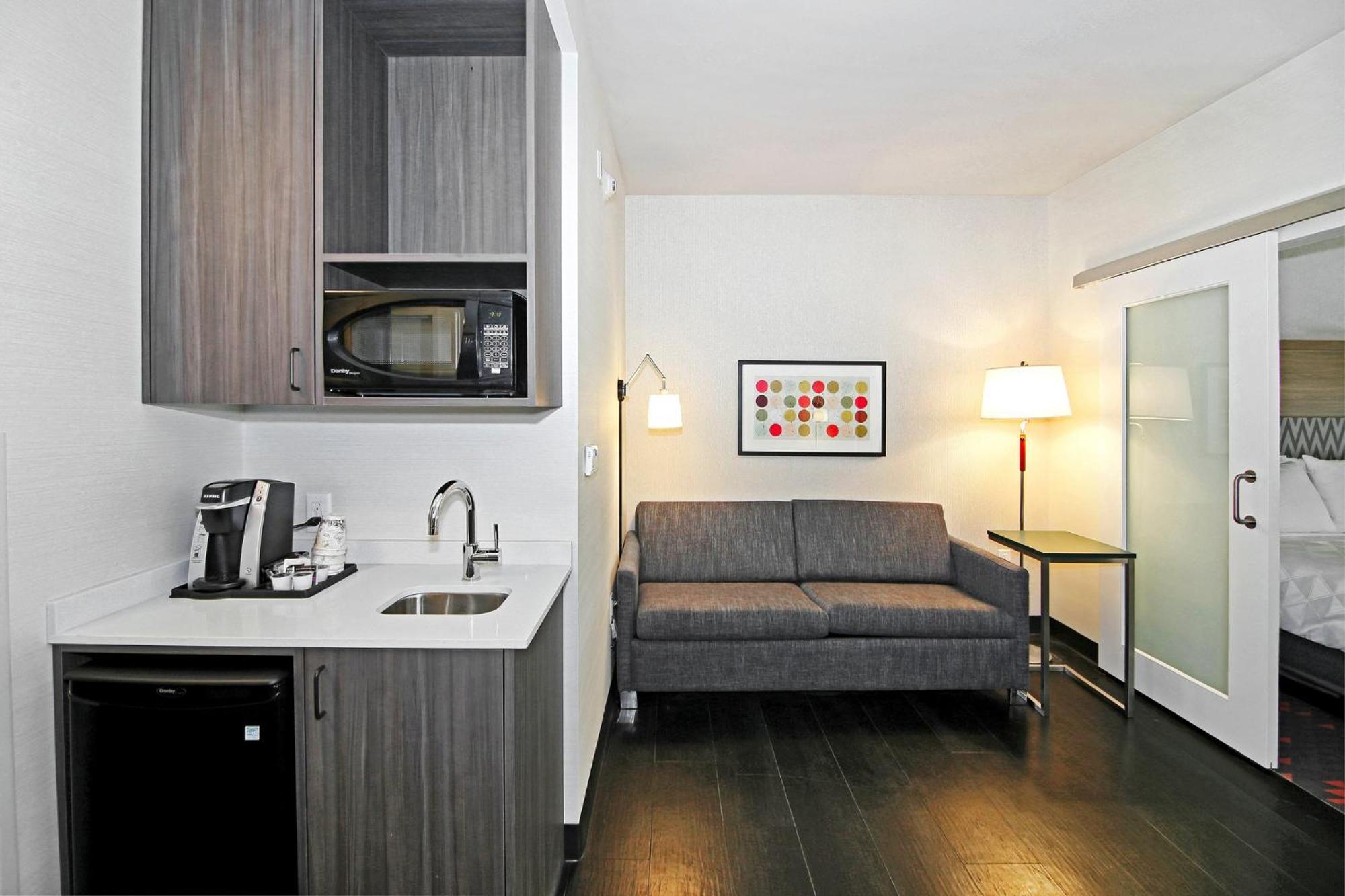 Holiday Inn Hotel & Suites - Calgary Airport North By Ihg Buitenkant foto